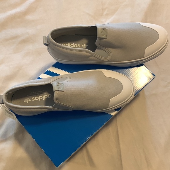 Adidas Nizza  slip on W, size 91/2 , color gray - Picture 4 of 5